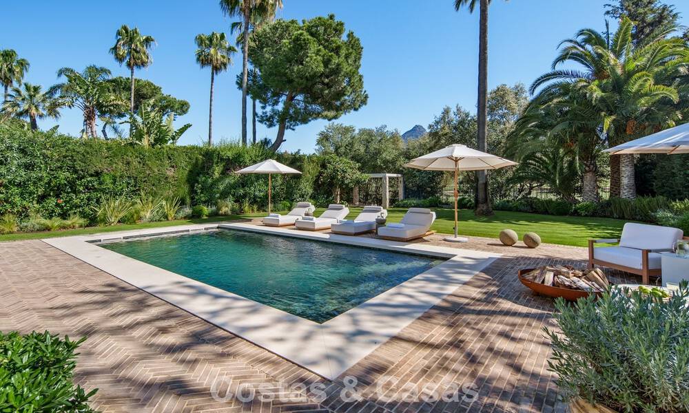 Instapklare, hedendaagse Mediterrane villa te koop grenzend aan de golfbaan van Las Brisas in Nueva Andalucia, Marbella 799130