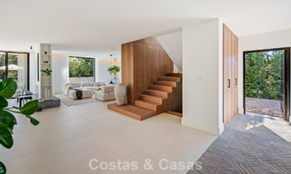 Instapklare, hedendaagse Mediterrane villa te koop grenzend aan de golfbaan van Las Brisas in Nueva Andalucia, Marbella 799143 