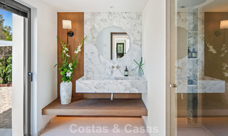 Instapklare, hedendaagse Mediterrane villa te koop grenzend aan de golfbaan van Las Brisas in Nueva Andalucia, Marbella 799145 