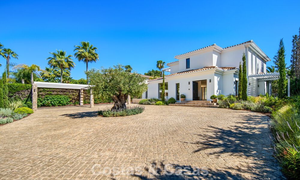Instapklare, hedendaagse Mediterrane villa te koop grenzend aan de golfbaan van Las Brisas in Nueva Andalucia, Marbella 799148
