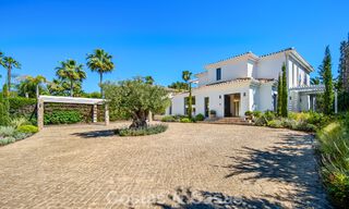 Instapklare, hedendaagse Mediterrane villa te koop grenzend aan de golfbaan van Las Brisas in Nueva Andalucia, Marbella 799148 