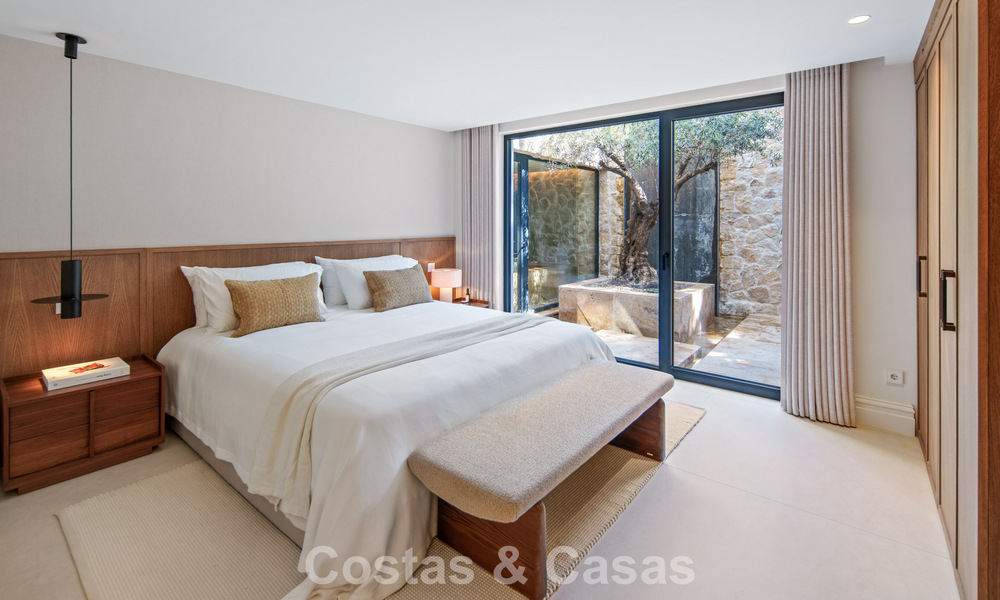 Instapklare, hedendaagse Mediterrane villa te koop grenzend aan de golfbaan van Las Brisas in Nueva Andalucia, Marbella 799154