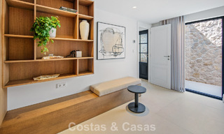 Instapklare, hedendaagse Mediterrane villa te koop grenzend aan de golfbaan van Las Brisas in Nueva Andalucia, Marbella 799164 
