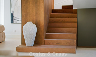 Instapklare, hedendaagse Mediterrane villa te koop grenzend aan de golfbaan van Las Brisas in Nueva Andalucia, Marbella 799173 