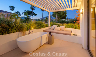 Instapklare, hedendaagse Mediterrane villa te koop grenzend aan de golfbaan van Las Brisas in Nueva Andalucia, Marbella 799181 