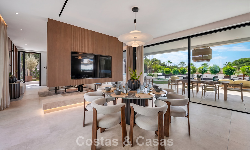 High-end, beachside villa met dakterras en jacuzzi waarvan zeezicht te koop ten oosten van Marbella centrum 799199