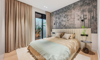 High-end, beachside villa met dakterras en jacuzzi waarvan zeezicht te koop ten oosten van Marbella centrum 799233 