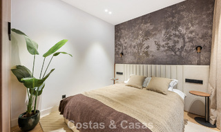 High-end, beachside villa met dakterras en jacuzzi waarvan zeezicht te koop ten oosten van Marbella centrum 799240 