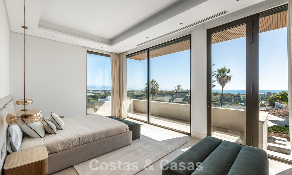 Moderne luxevilla met adembenemend zeezicht te koop vlakbij Malaga West, Costa del Sol 799430