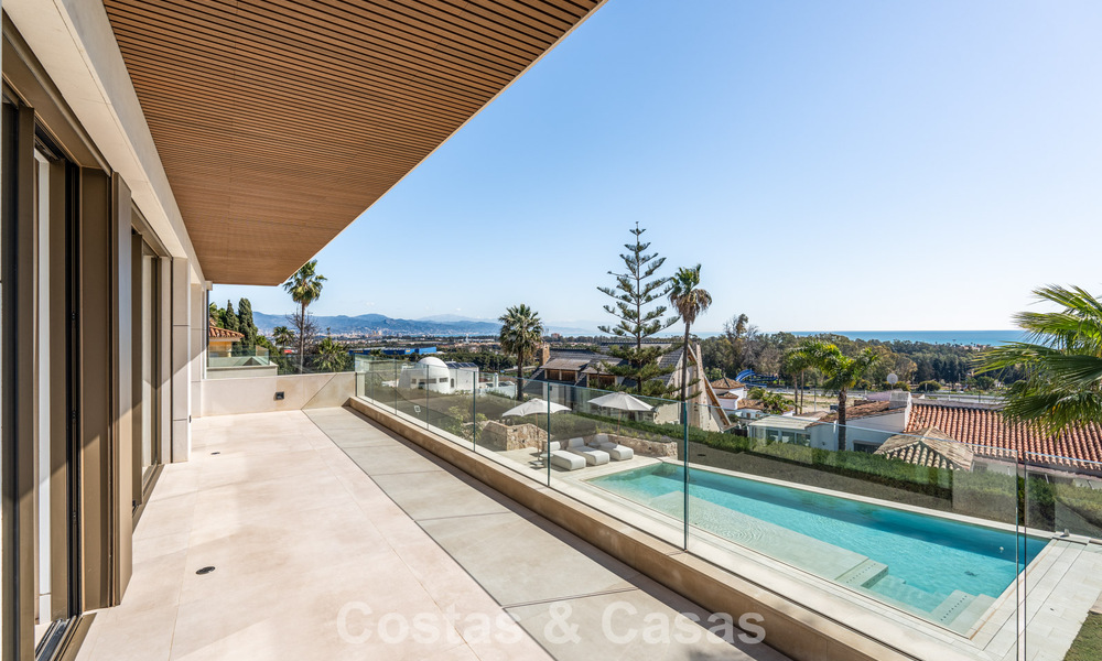 Moderne luxevilla met adembenemend zeezicht te koop vlakbij Malaga West, Costa del Sol 799436
