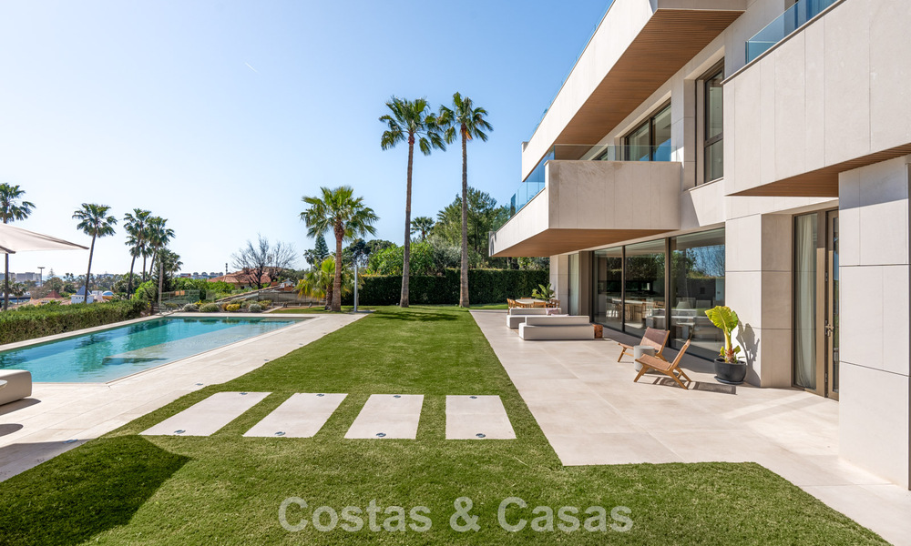 Moderne luxevilla met adembenemend zeezicht te koop vlakbij Malaga West, Costa del Sol 799443