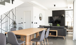 Moderne en instapklare villa te koop in een populaire golfwijk nabij Estepona centrum 799471 