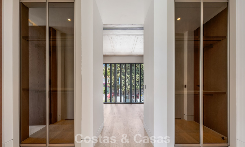 Nieuwe, moderne, architectonische villa met adembenemend zeezicht te koop op Marbella’s Golden Mile 799298