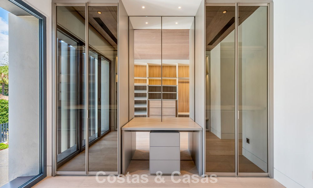 Nieuwe, moderne, architectonische villa met adembenemend zeezicht te koop op Marbella’s Golden Mile 799300