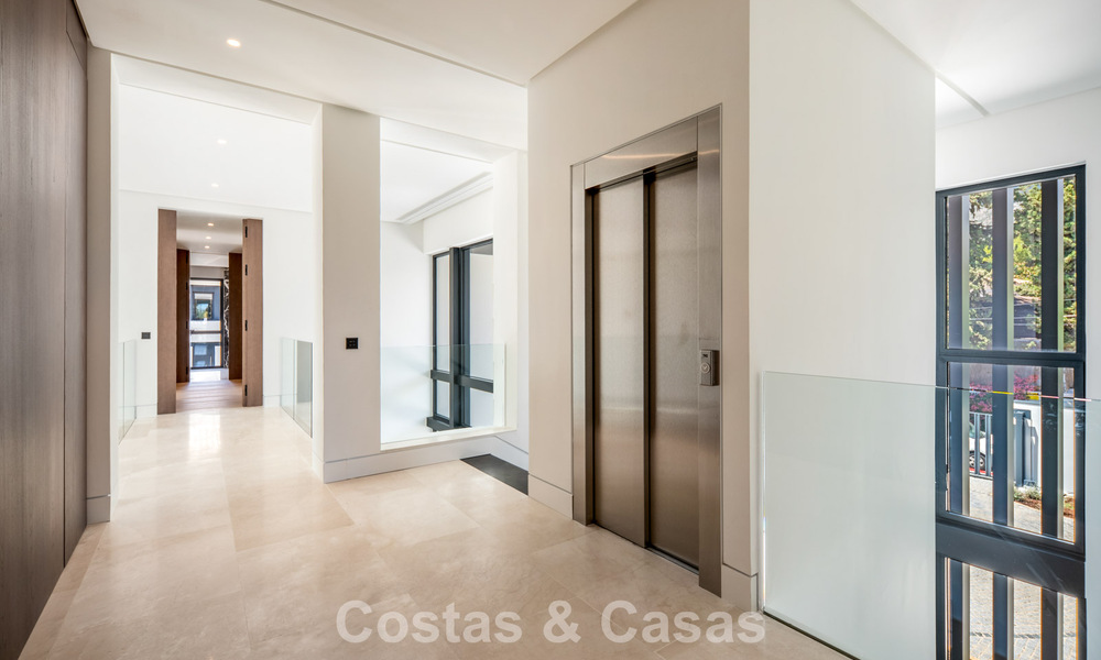 Nieuwe, moderne, architectonische villa met adembenemend zeezicht te koop op Marbella’s Golden Mile 799305