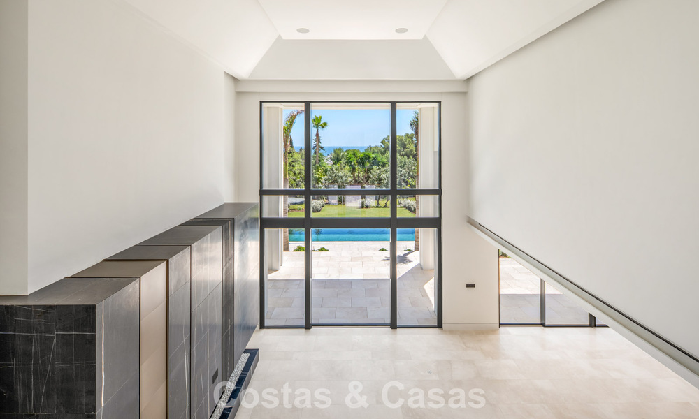 Nieuwe, moderne, architectonische villa met adembenemend zeezicht te koop op Marbella’s Golden Mile 799308