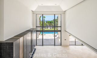 Nieuwe, moderne, architectonische villa met adembenemend zeezicht te koop op Marbella’s Golden Mile 799308 