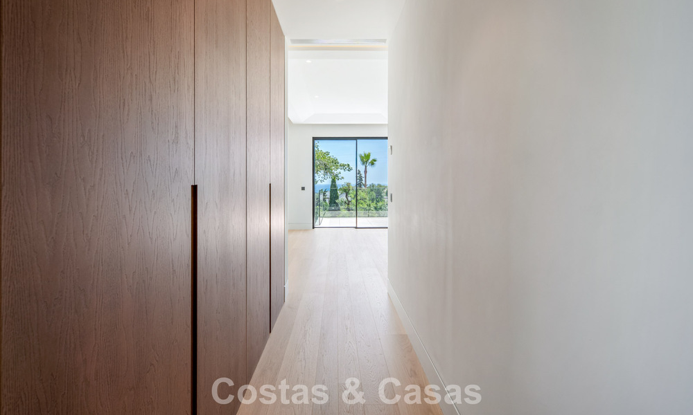 Nieuwe, moderne, architectonische villa met adembenemend zeezicht te koop op Marbella’s Golden Mile 799309