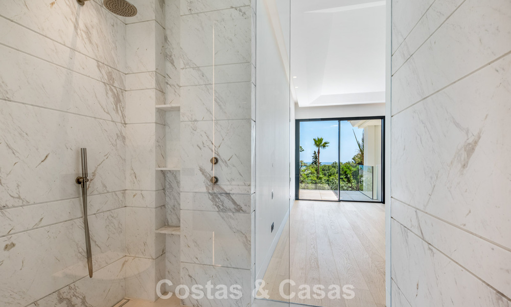 Nieuwe, moderne, architectonische villa met adembenemend zeezicht te koop op Marbella’s Golden Mile 799313