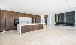 Nieuwe, moderne, architectonische villa met adembenemend zeezicht te koop op Marbella’s Golden Mile 799319 