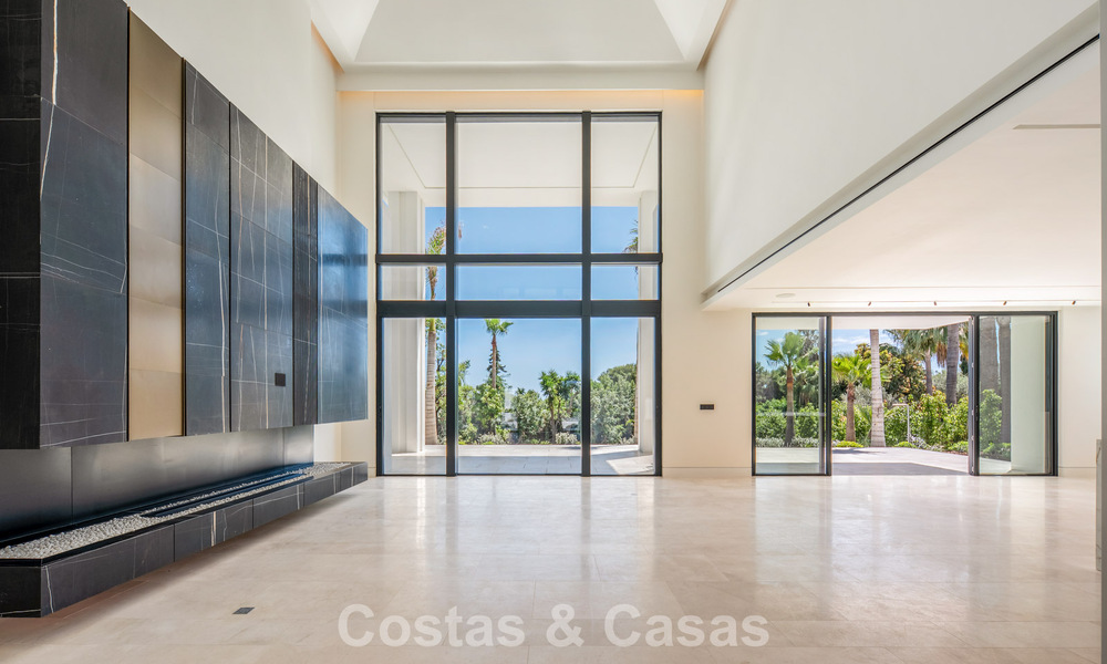 Nieuwe, moderne, architectonische villa met adembenemend zeezicht te koop op Marbella’s Golden Mile 799327