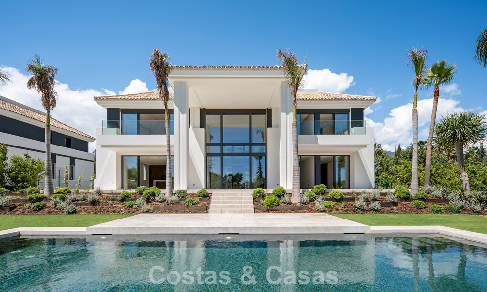 Nieuwe, moderne, architectonische villa met adembenemend zeezicht te koop op Marbella’s Golden Mile 799332