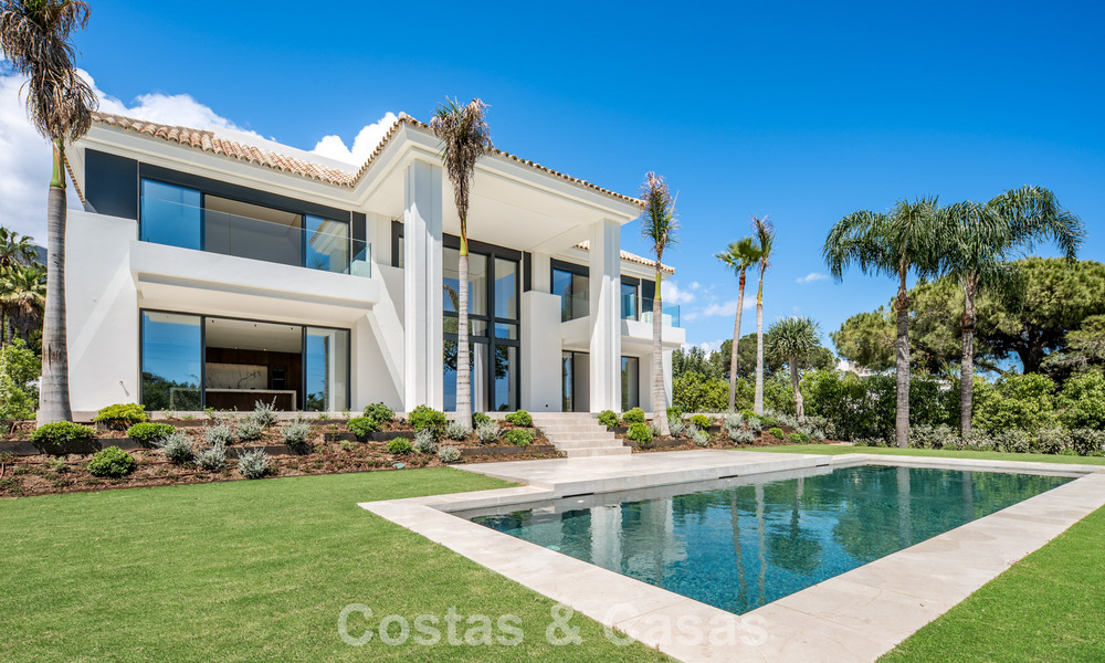Nieuwe, moderne, architectonische villa met adembenemend zeezicht te koop op Marbella’s Golden Mile 799335