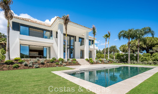 Nieuwe, moderne, architectonische villa met adembenemend zeezicht te koop op Marbella’s Golden Mile 799335 