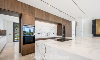 Nieuwe, moderne, architectonische villa met adembenemend zeezicht te koop op Marbella’s Golden Mile 799349 