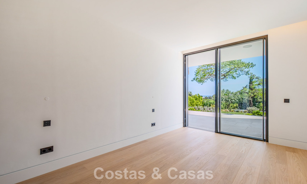 Nieuwe, moderne, architectonische villa met adembenemend zeezicht te koop op Marbella’s Golden Mile 799352