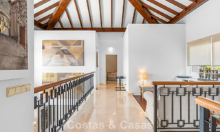 Tijdloze Spaanse luxevilla met grote tuin en zwembad te koop in de heuvels van Marbella - Benahavis 799375 