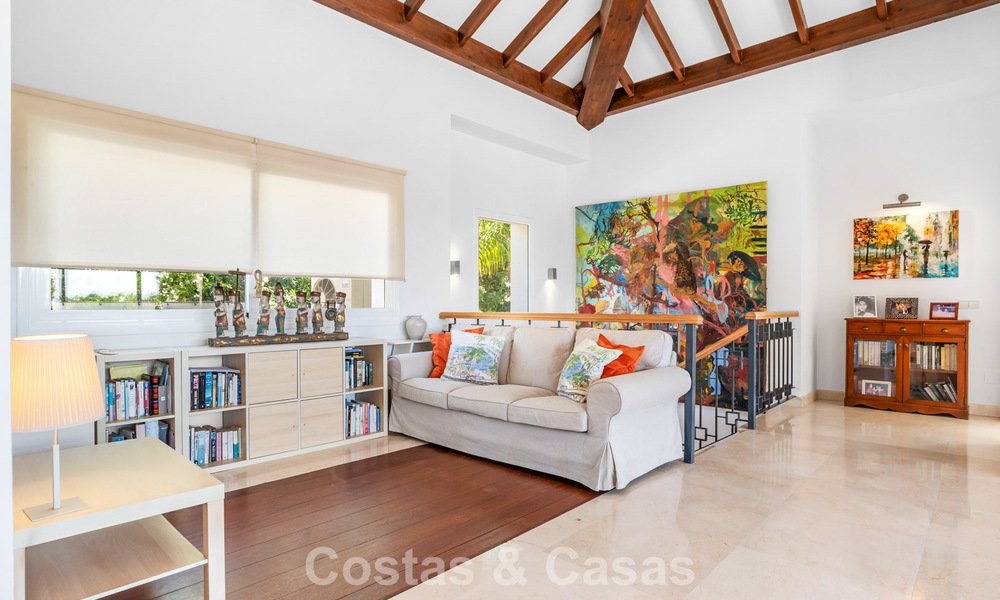 Tijdloze Spaanse luxevilla met grote tuin en zwembad te koop in de heuvels van Marbella - Benahavis 799378