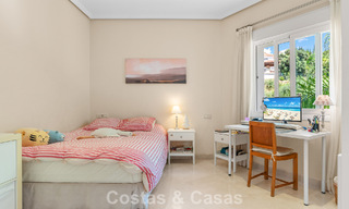Tijdloze Spaanse luxevilla met grote tuin en zwembad te koop in de heuvels van Marbella - Benahavis 799385 
