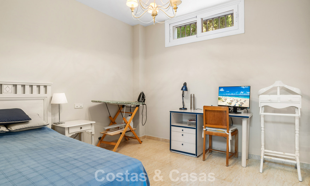 Tijdloze Spaanse luxevilla met grote tuin en zwembad te koop in de heuvels van Marbella - Benahavis 799406