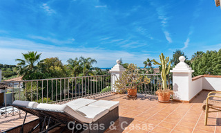 Tijdloze Spaanse luxevilla met grote tuin en zwembad te koop in de heuvels van Marbella - Benahavis 799410 