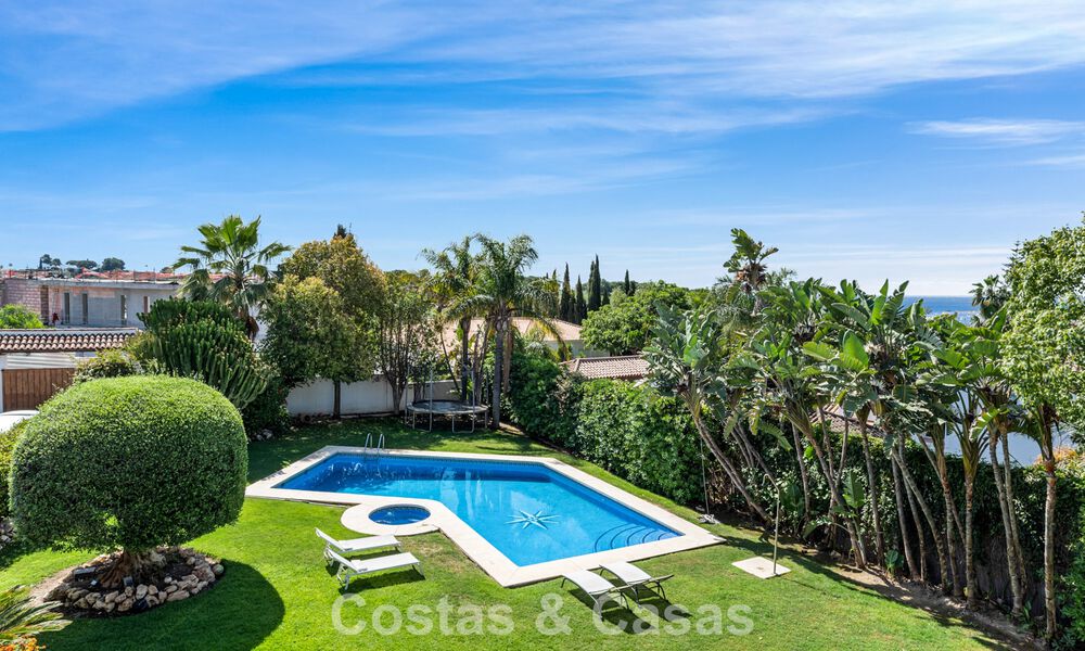 Tijdloze Spaanse luxevilla met grote tuin en zwembad te koop in de heuvels van Marbella - Benahavis 799414