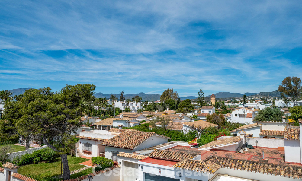 Instapklare, gemoderniseerde mediterrane villa te koop op enkele meters van het strand tussen Marbella en Estepona 799610