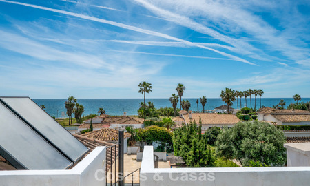 Instapklare, gemoderniseerde mediterrane villa te koop op enkele meters van het strand tussen Marbella en Estepona 799611