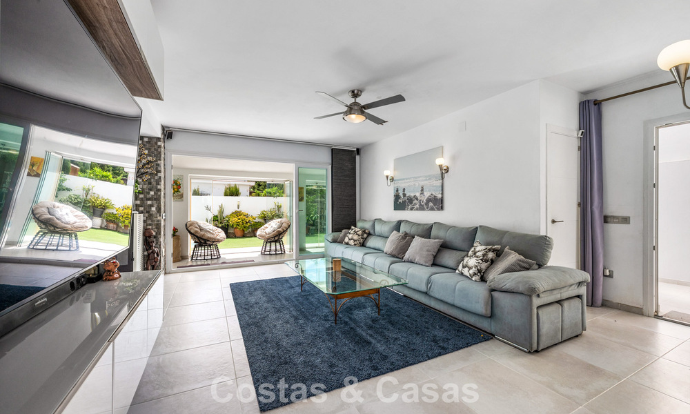 Instapklare, gemoderniseerde mediterrane villa te koop op enkele meters van het strand tussen Marbella en Estepona 799622
