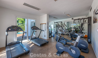 Exclusief gerenoveerd frontlinie strand appartement met direct zeezicht te koop op de New Golden Mile, Estepona Oost 799562 