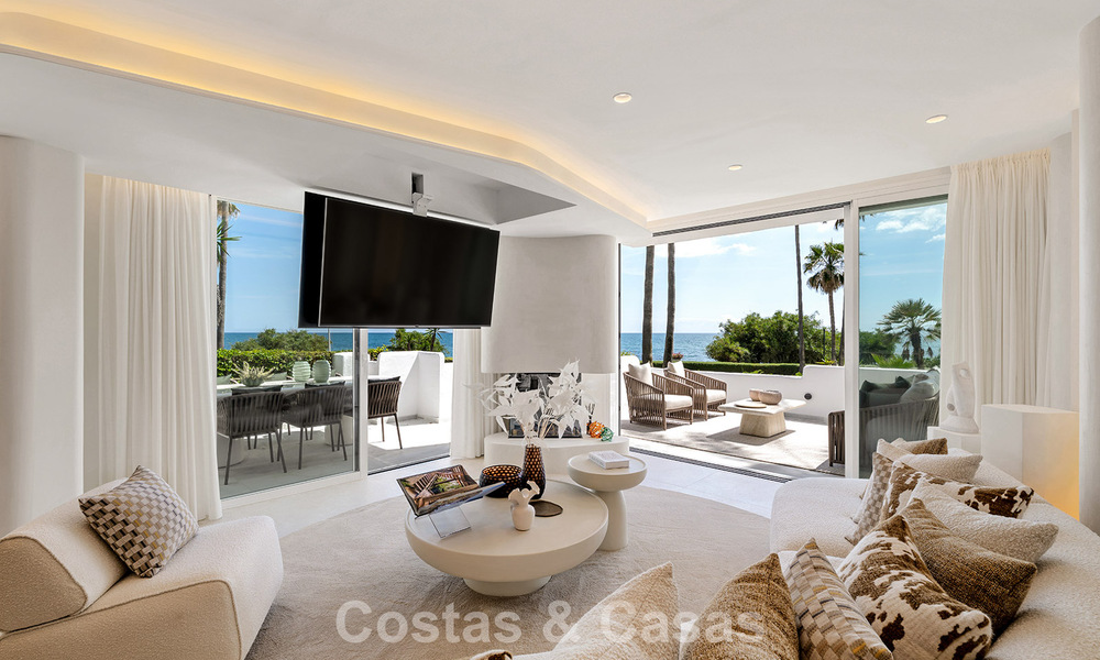Exclusief gerenoveerd frontlinie strand appartement met direct zeezicht te koop op de New Golden Mile, Estepona Oost 799572