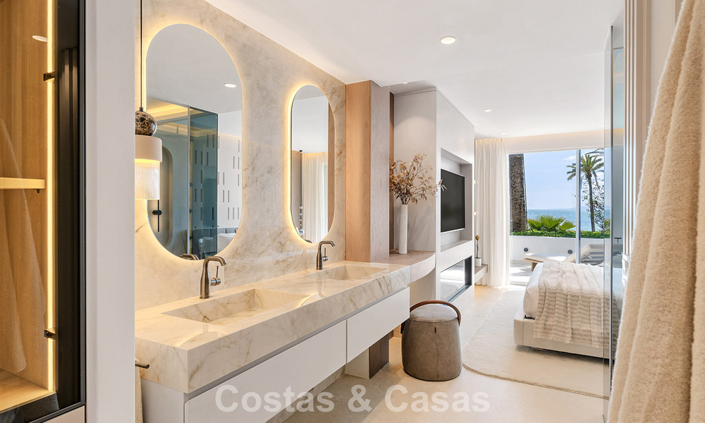 Exclusief gerenoveerd frontlinie strand appartement met direct zeezicht te koop op de New Golden Mile, Estepona Oost 799575