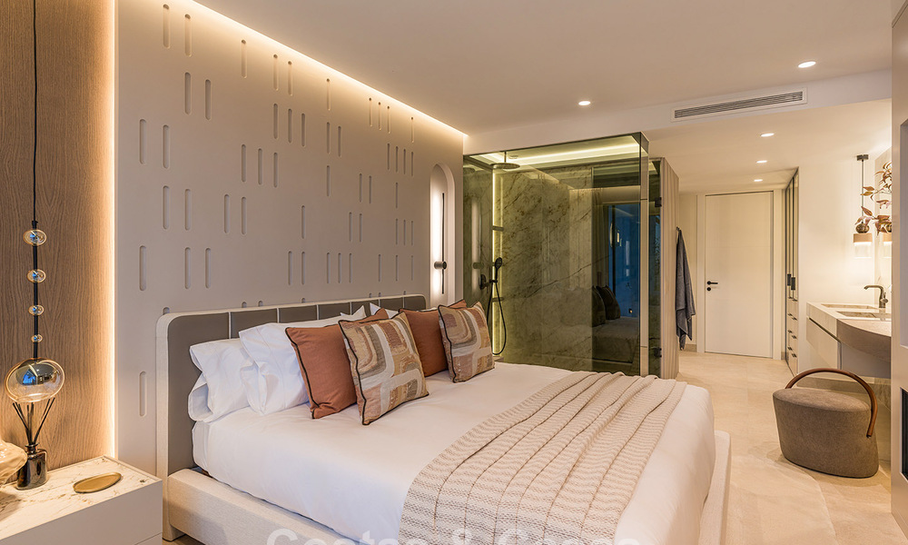 Exclusief gerenoveerd frontlinie strand appartement met direct zeezicht te koop op de New Golden Mile, Estepona Oost 799584