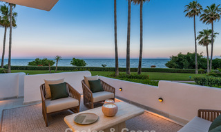 Exclusief gerenoveerd frontlinie strand appartement met direct zeezicht te koop op de New Golden Mile, Estepona Oost 799585 