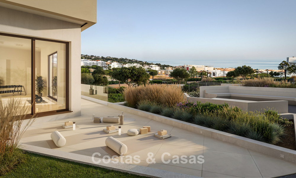 Moderne nieuwbouwhuizen met berg- en zeezicht te koop in een resort-stijl complex in Fuengirola, Costa del Sol 799591