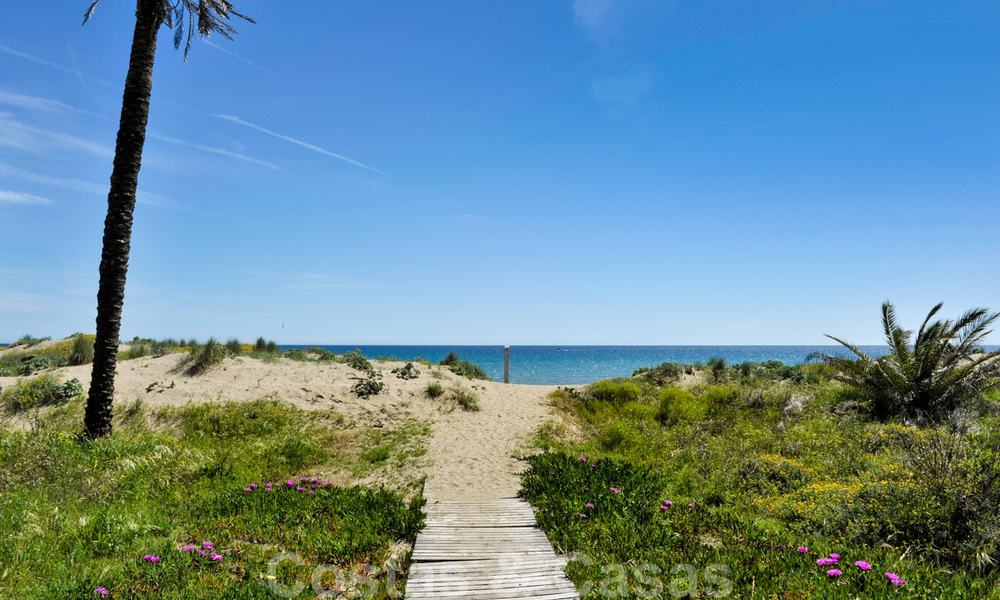 Beachfront, eerstelijnstrand en golf appartementen te koop in Marbella, Los Monteros Playa 20453