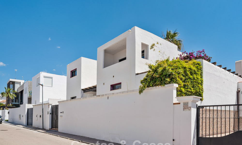 Villa te koop in Nueva Andalucia, Marbella, op loopafstand van het strand, dicht bij Puerto Banus 799637