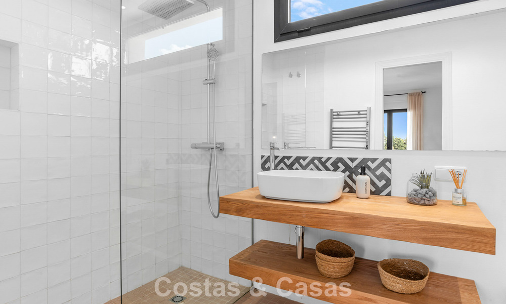 Villa te koop in Nueva Andalucia, Marbella, op loopafstand van het strand, dicht bij Puerto Banus 799645