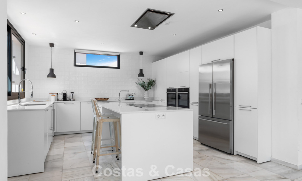 Villa te koop in Nueva Andalucia, Marbella, op loopafstand van het strand, dicht bij Puerto Banus 799650