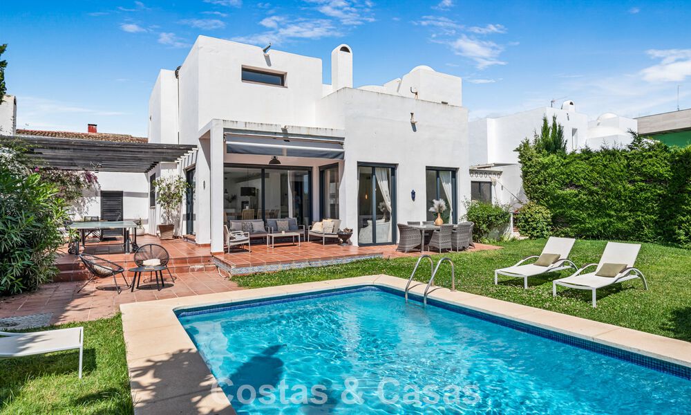 Villa te koop in Nueva Andalucia, Marbella, op loopafstand van het strand, dicht bij Puerto Banus 799671
